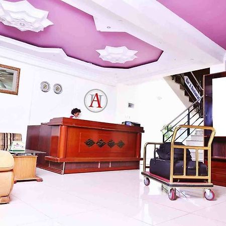 Adams Hotel Addis Abeba Esterno foto