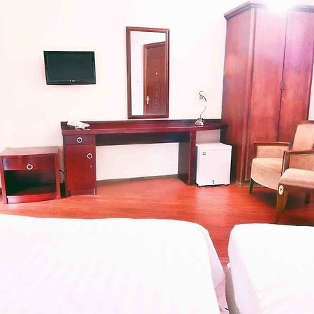 Adams Hotel Addis Abeba Esterno foto